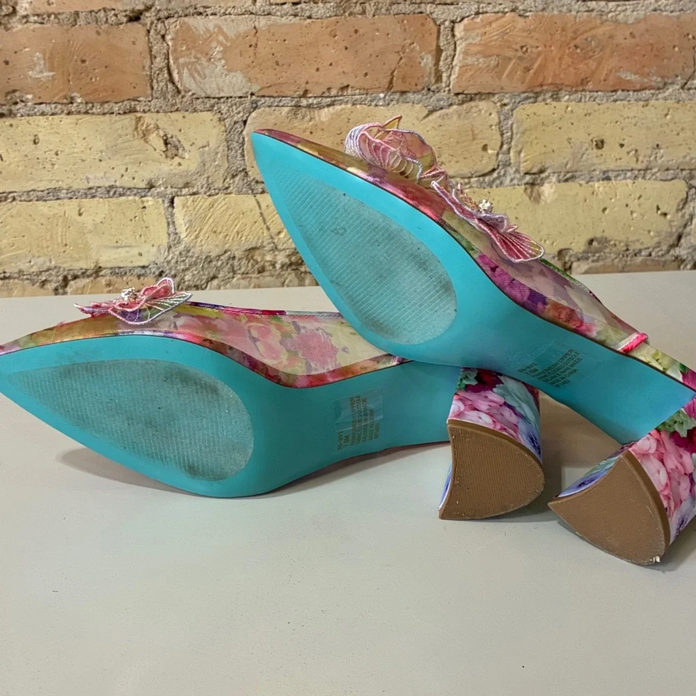Betsey Johnson Avi Multicolor Floral Appliqué Slingback Heels - Picture 7 of 8